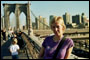 Nicole auf der Brooklyn Bridge in New York