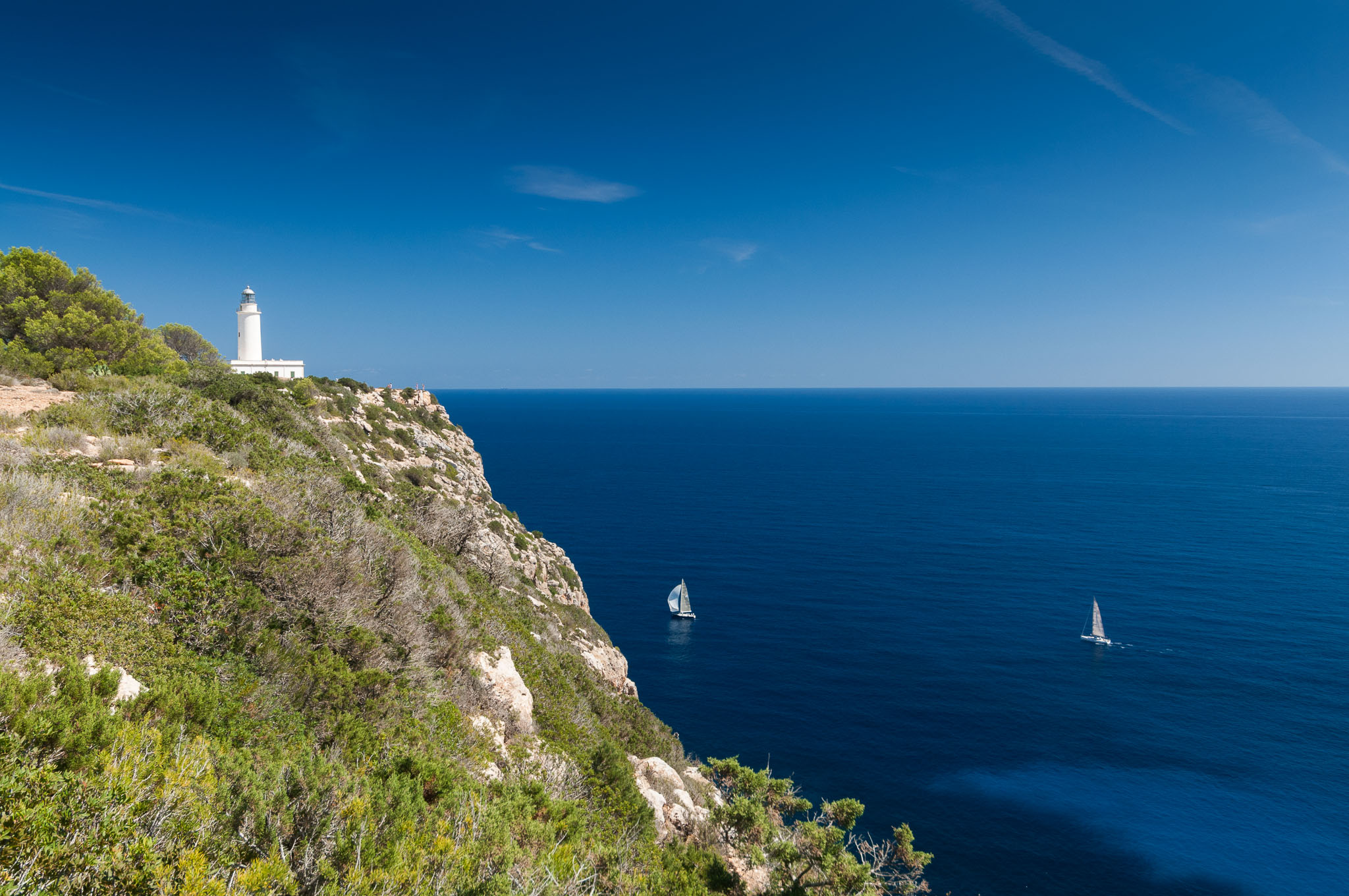 Steilküste beim Leuchtturm "Far de la Mola"